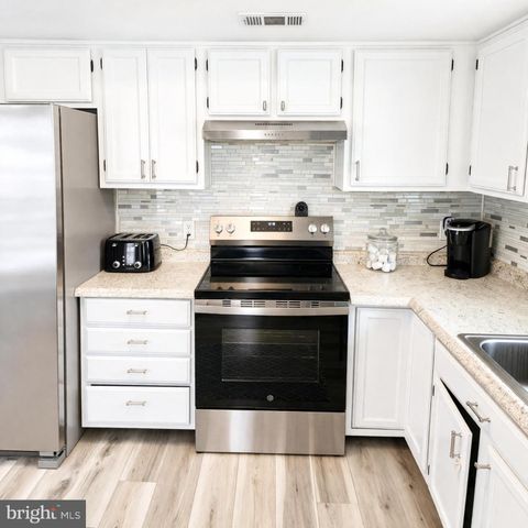 211 LAKE ARROWHEAD CIR, Bear, DE 19701