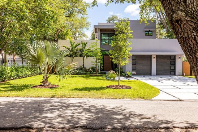 824 NE 111th St, Biscayne Park, FL 33161
