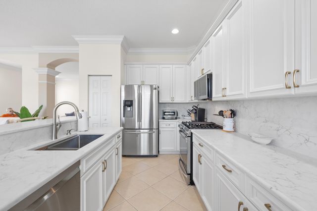 396 NW SPRINGVIEW Loop, Port St. Lucie, Port St Lucie, FL 34986