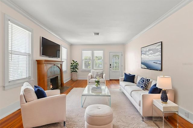 1530 21ST AVENUE N, St Petersburg, FL 33704