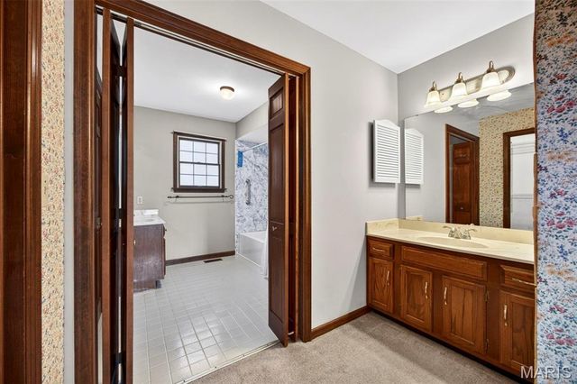 310 Stablestone Drive, Chesterfield, MO 63017