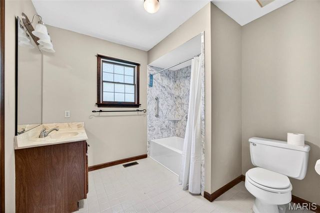 310 Stablestone Drive, Chesterfield, MO 63017