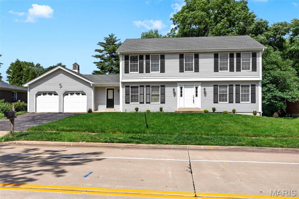 310 Stablestone Drive, Chesterfield, MO 63017