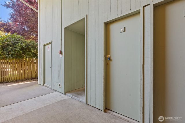 1302 N 6th Street #8, Tacoma, WA 98403