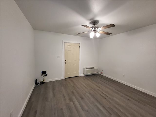 426 Carleta St 3, Corpus Christi, TX 78418