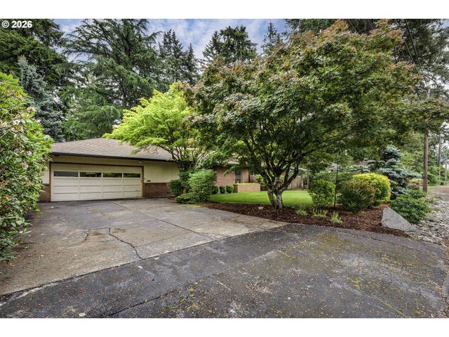 916 Ne 111TH Ave, Portland, OR 97220