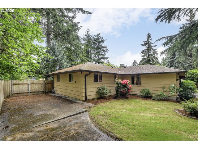 916 Ne 111TH Ave, Portland, OR 97220