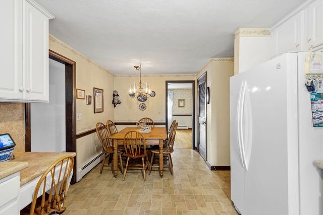 17 Woodlawn Ave, Holbrook, MA 02343