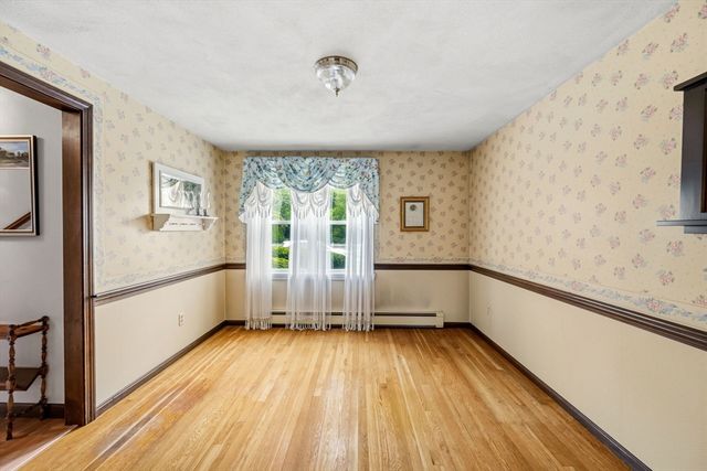 17 Woodlawn Ave, Holbrook, MA 02343