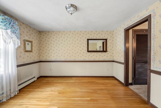 17 Woodlawn Ave, Holbrook, MA 02343