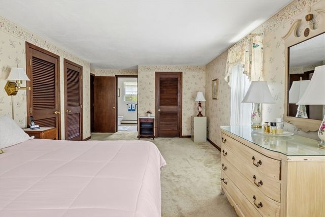 17 Woodlawn Ave, Holbrook, MA 02343