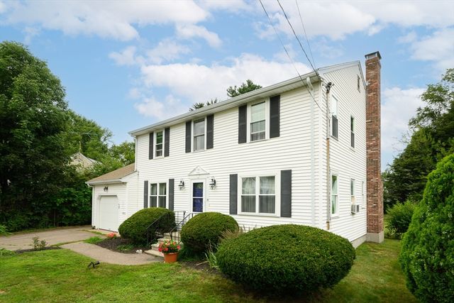 17 Woodlawn Ave, Holbrook, MA 02343