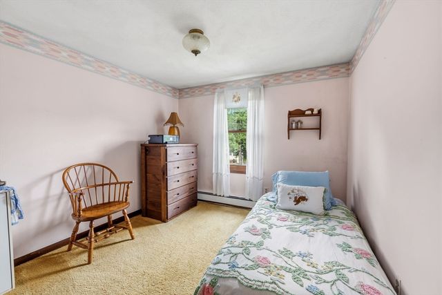 17 Woodlawn Ave, Holbrook, MA 02343
