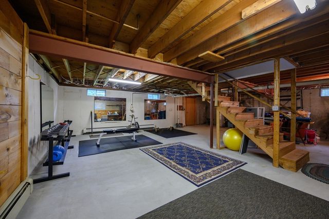 17 Woodlawn Ave, Holbrook, MA 02343