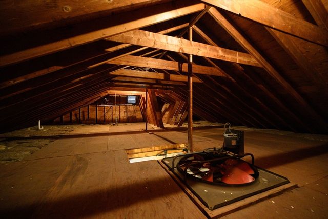 17 Woodlawn Ave, Holbrook, MA 02343