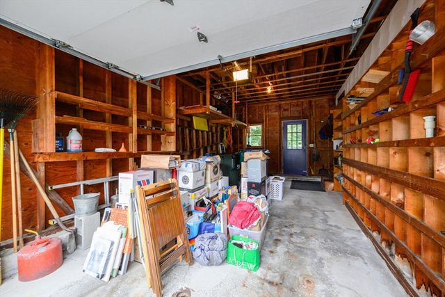 17 Woodlawn Ave, Holbrook, MA 02343