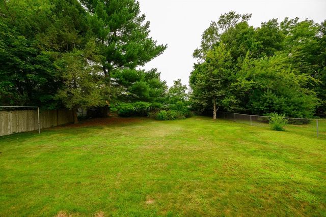 17 Woodlawn Ave, Holbrook, MA 02343