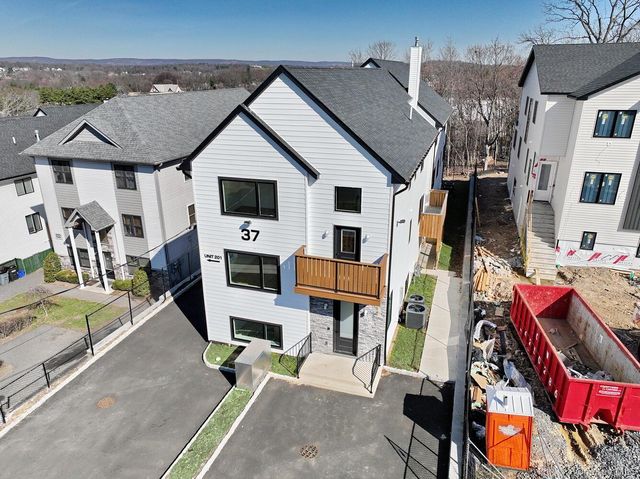 37 Ewing Avenue 201, Spring Valley, NY 10977