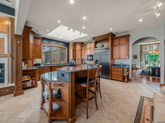 24092 W Old Oak Drive, Mundelein, IL 60060
