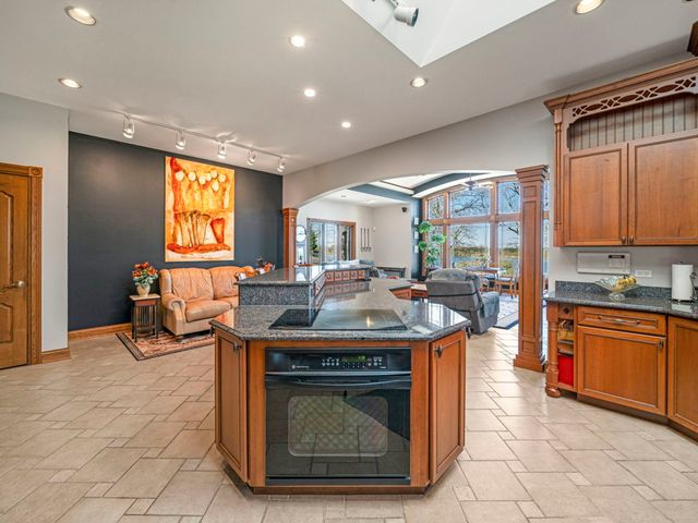 24092 W Old Oak Drive, Mundelein, IL 60060