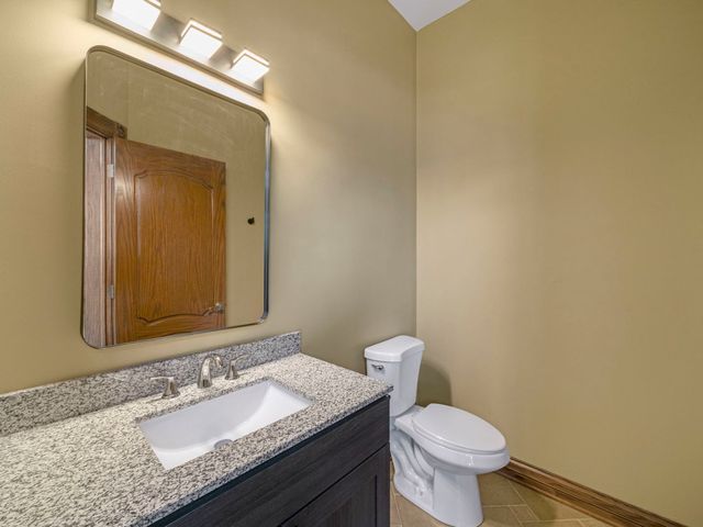 24092 W Old Oak Drive, Mundelein, IL 60060