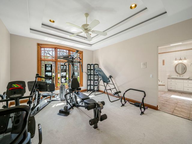 24092 W Old Oak Drive, Mundelein, IL 60060