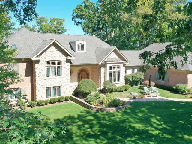 24092 W Old Oak Drive, Mundelein, IL 60060