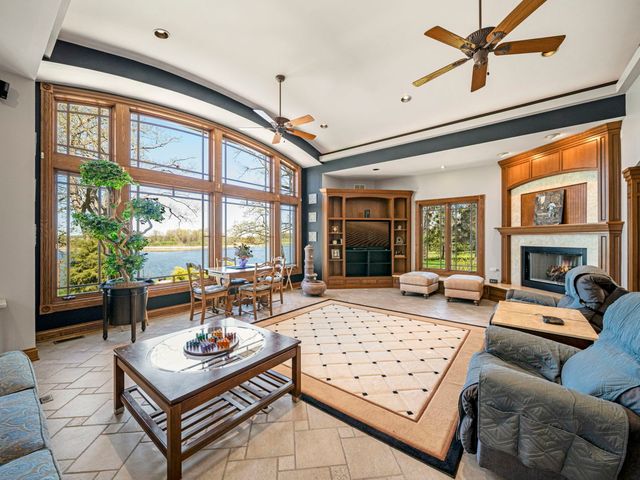 24092 W Old Oak Drive, Mundelein, IL 60060