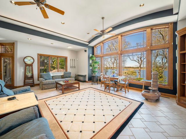 24092 W Old Oak Drive, Mundelein, IL 60060