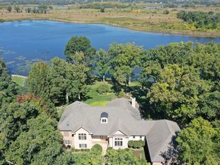 24092 W Old Oak Drive, Mundelein, IL 60060