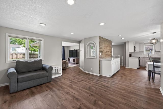 4741 Florida Avenue N, Crystal, MN 55428
