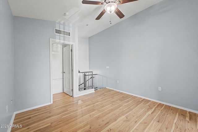 2233 E HUNTINGTON Drive, Phoenix, AZ 85040