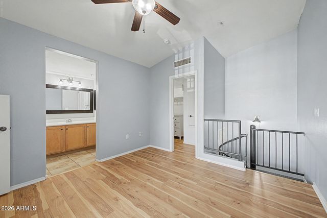 2233 E HUNTINGTON Drive, Phoenix, AZ 85040
