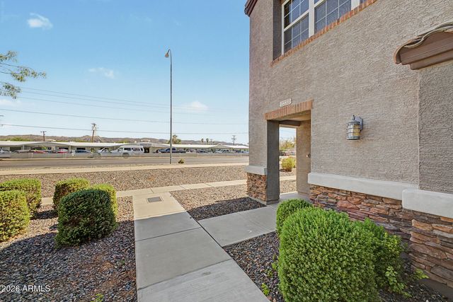 2233 E HUNTINGTON Drive, Phoenix, AZ 85040