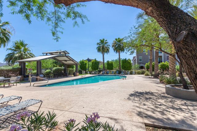 2233 E HUNTINGTON Drive, Phoenix, AZ 85040