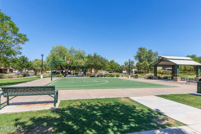 2233 E HUNTINGTON Drive, Phoenix, AZ 85040