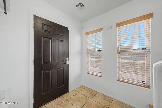 2233 E HUNTINGTON Drive, Phoenix, AZ 85040