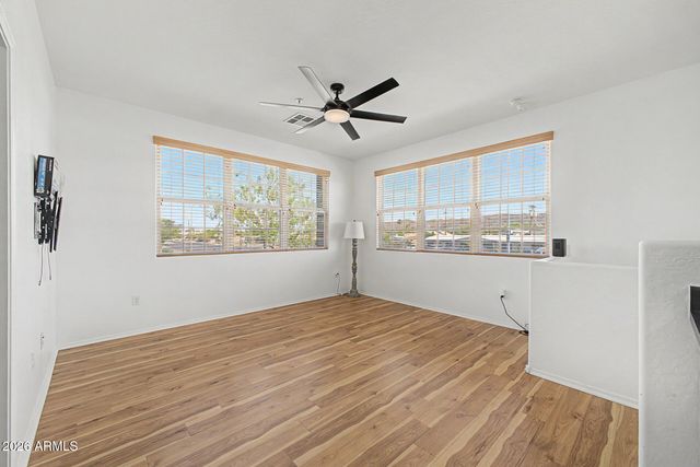 2233 E HUNTINGTON Drive, Phoenix, AZ 85040