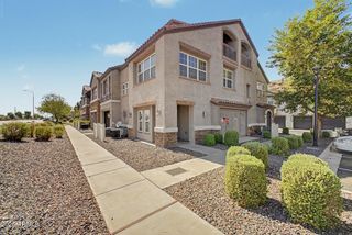 2233 E HUNTINGTON Drive, Phoenix, AZ 85040