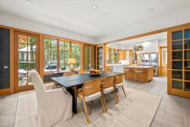 4 Indian Hill Road, Winnetka, IL 60093