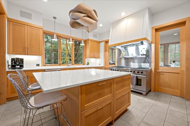 4 Indian Hill Road, Winnetka, IL 60093