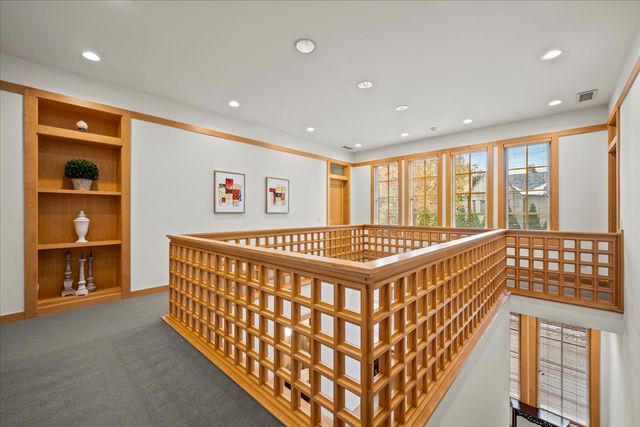 4 Indian Hill Road, Winnetka, IL 60093