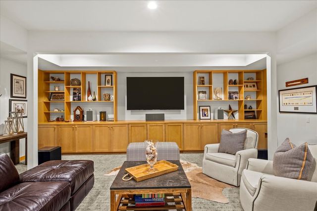 4 Indian Hill Road, Winnetka, IL 60093