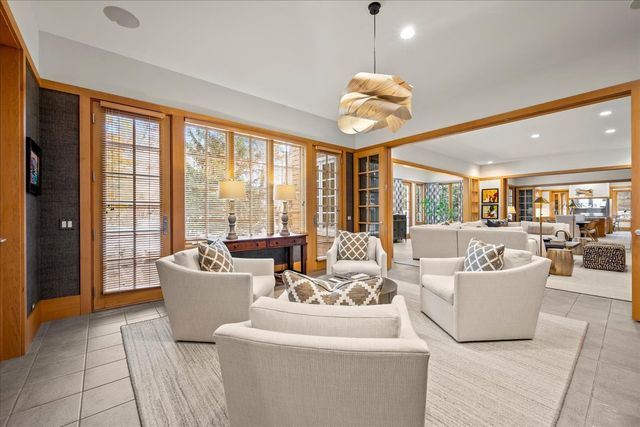 4 Indian Hill Road, Winnetka, IL 60093