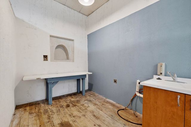 1042 County Rd 41, Velarde, NM 87582