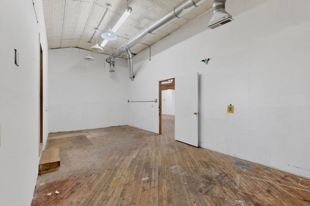 1042 County Rd 41, Velarde, NM 87582