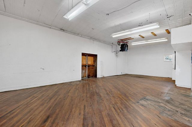 1042 County Rd 41, Velarde, NM 87582