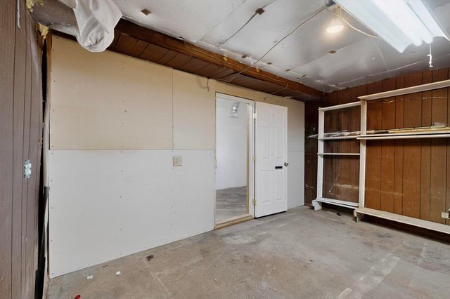 1042 County Rd 41, Velarde, NM 87582