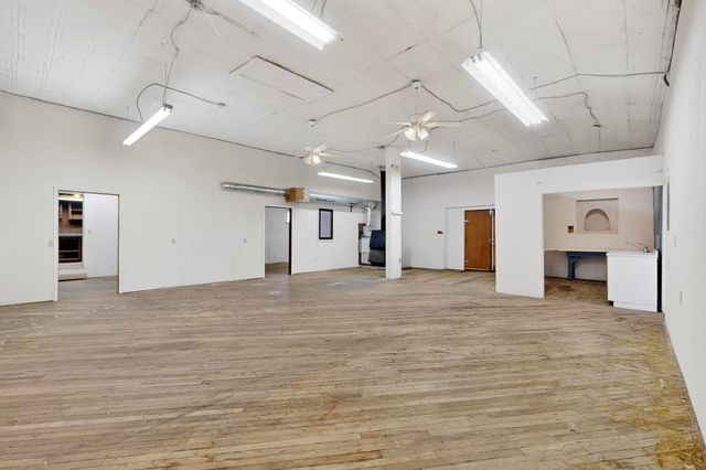 1042 County Rd 41, Velarde, NM 87582