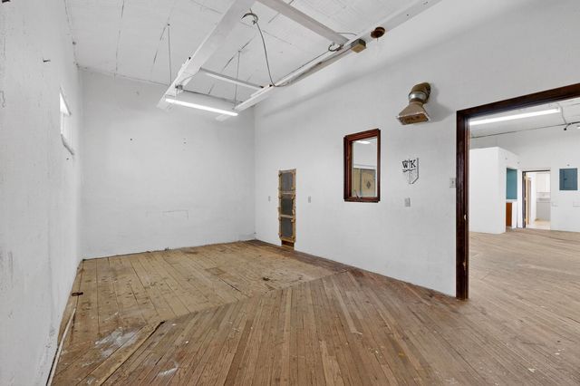 1042 County Rd 41, Velarde, NM 87582